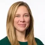 Foto de perfil de Mujer blanca de cabello largo rubio con fondo blanco