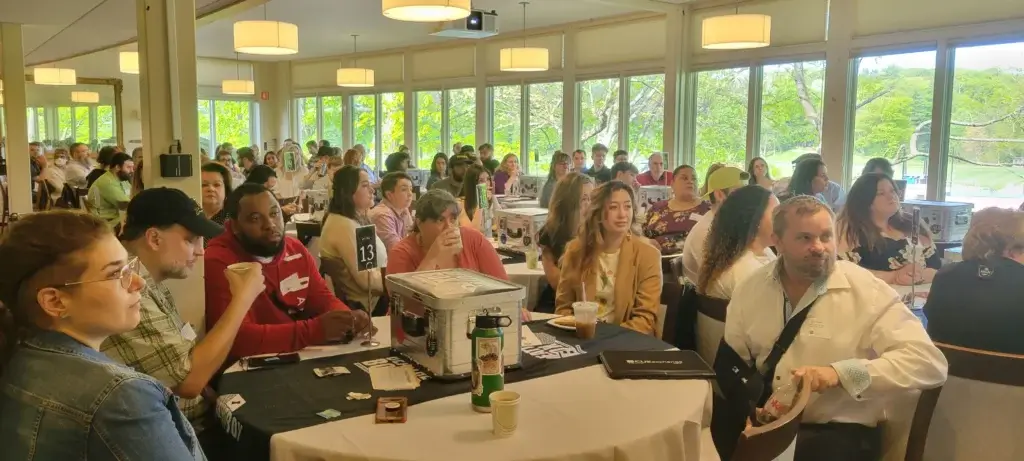 20230512_090332 CET staff all together in a salon